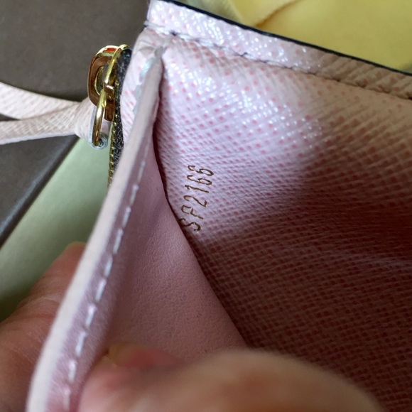 📌SOLD📌Louis Vuitton Victorine Wallet - Picture 15 of 16